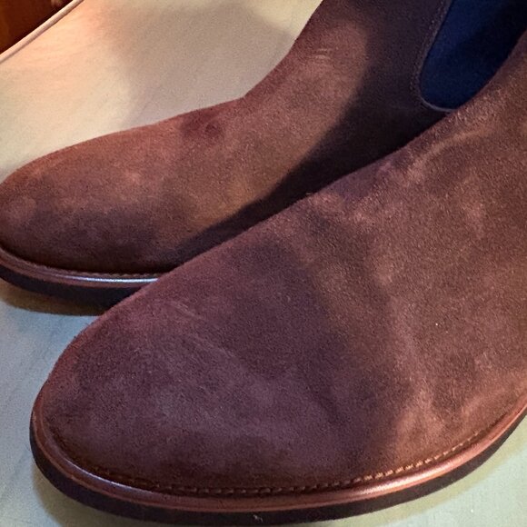 MINT Mens Trask 30-2240 Brown Suede Chelsea Pull On Boots Size 10.5 M Vibram - Picture 2 of 12